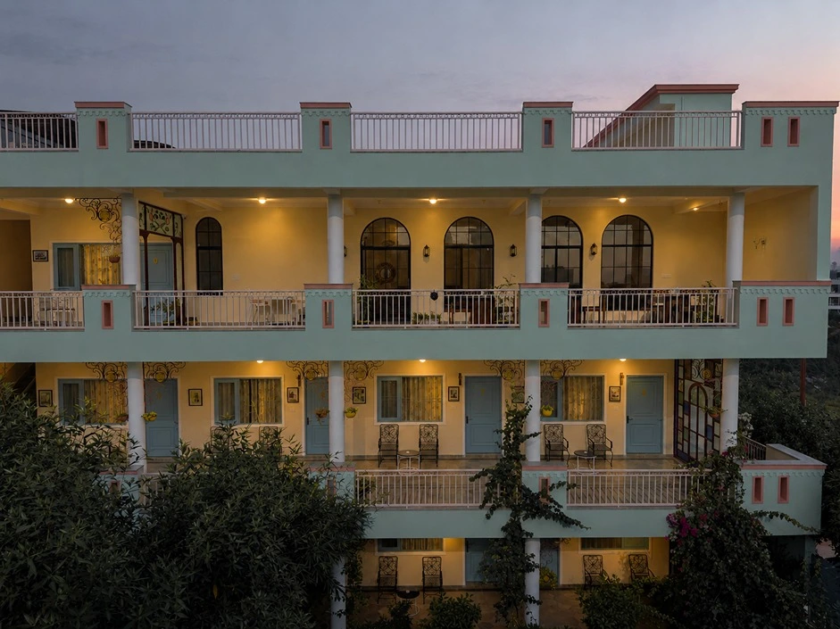 Dá Bungalow at dawn