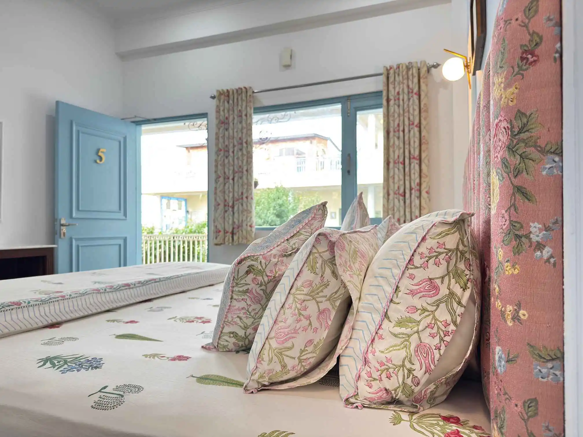 Headboard and cushions
